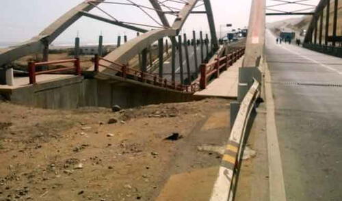 Pobladores ahora deben pasar a pie, arriesgando su integridad. elpopular.pe