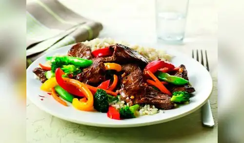 El secreto del chef: Antes de freír las papas deberás lavarlas con agua fría, esto removerá el exceso de almidón elpopular.pe