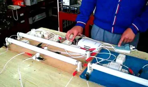 Fluorescentes ayudan a un mejor desempeño en el estudio de los chicos. elpopular.pe