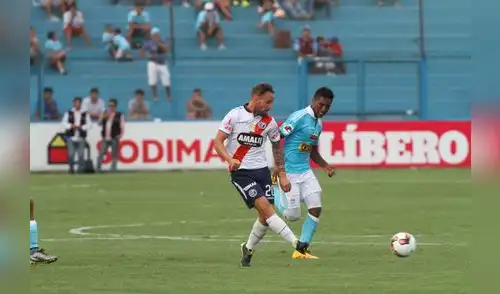 Pablo Lavanderia en los 14 minutos que estuvo en el campo la rompió. Hizo un gol y fue dolor de cabeza para defensa bajopontina elpopular.pe