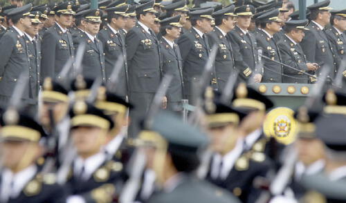 sigue polémica en la institución tras pase al retiro de personal elpopular.pe