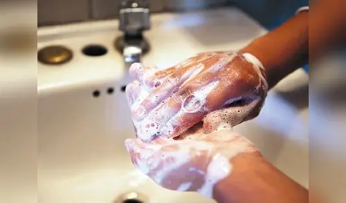 Cierra el caño cuando te cepilles los dientes o te enjabones las manos elpopular.pe