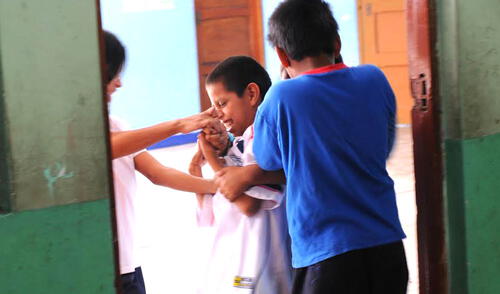 Niño fue agredido con un tornillo en Piura elpopular.pe