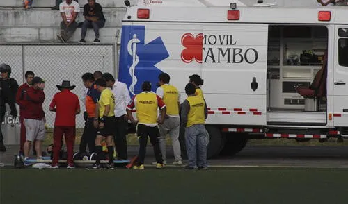 Tuvo el jugador colombiano que ser llevado a una clínica elpopular.pe