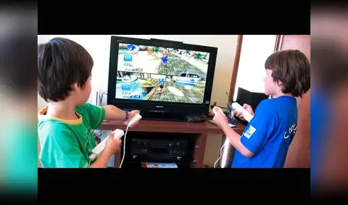 Padres de familia deben asumir su rol de controlar a sus hijos. elpopular.pe