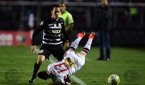 El peruano fue maltratado por los jugadores del Corinthians elpopular.pe