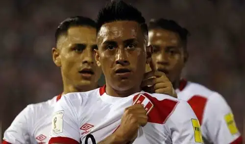 Celebración de Cueva por el gol marcado ante Paraguay, tuvo un segundo tiempo redondo. elpopular.pe