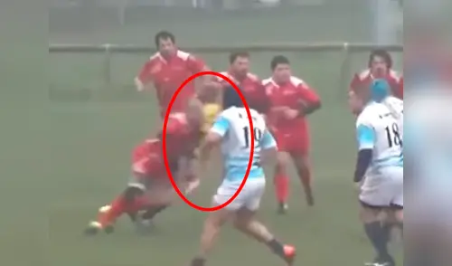 El árbitro estaba de espaldas cuando de un momento a otro terminó en el suelo elpopular.pe