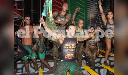 André Castañeda celebra el triunfo de su equipo elpopular.pe