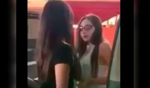 La joven la levantó de inmediato y arremetió contra ella elpopular.pe