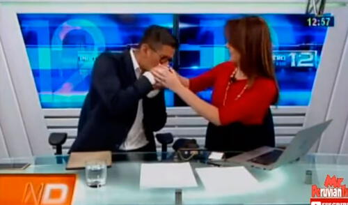 Preciso momento en que Erick Osores besa la mano de Melisa Peschiera elpopular.pe
