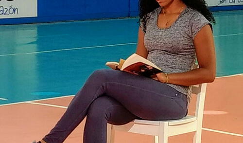 Carla Rueda se dedica a la lectura en su tiempo libre elpopular.pe