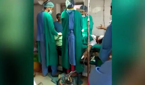 Doctores discuten durante parto de un bebé elpopular.pe