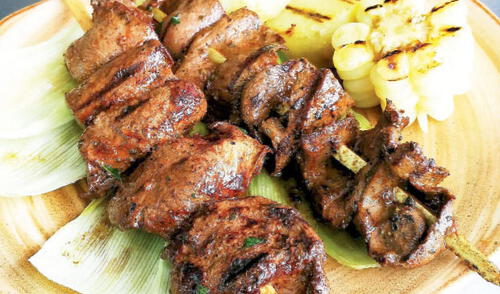 Anticuchos criollos elpopular.pe