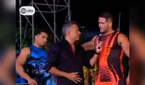 Fabio Agostini le da un empujón a Rafael Cardozo elpopular.pe