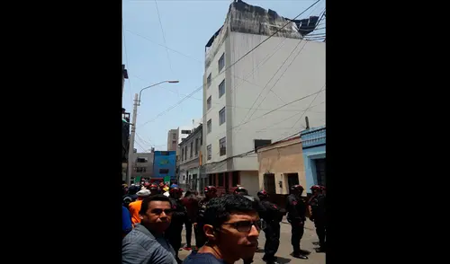 Incendio en una vivienda causa alarma en el Cercado de Lima elpopular.pe