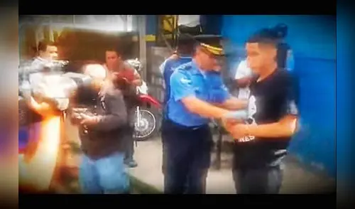 Letal patada voladora golpeó a camarógrafo elpopular.pe