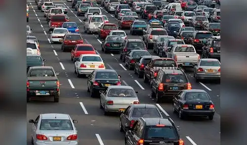 Gran congestión vehicular en Panamericana Sur / Foto: Referencial elpopular.pe