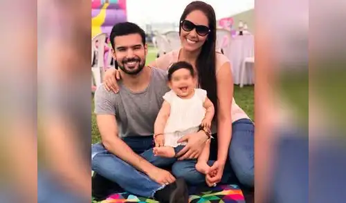 Karen y Ezio felices de la vida con su primogénita elpopular.pe