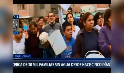 Vecinos del Callao se ven obligados a sacar agua de parques y jardines elpopular.pe