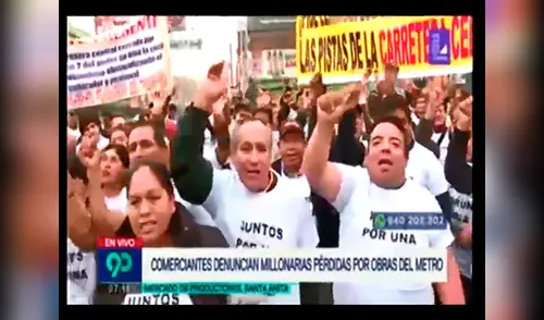 Cientos de comerciantes del Mercado de Productores de Santa Anita, realizaron un plantón elpopular.pe