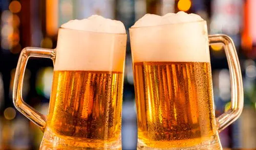 Conoce por qué es correcto servir con espuma la cerveza elpopular.pe