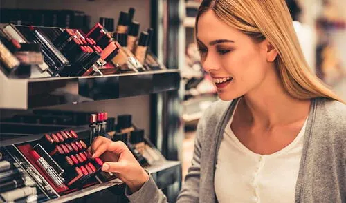 Elegir el labial ideal te ayudará a resaltar las facciones de tu rostro elpopular.pe