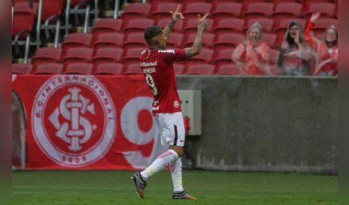 Paolo celebra uno de sus dos goles que anotó para el Inter de Porto Alegre ante Palestino elpopular.pe