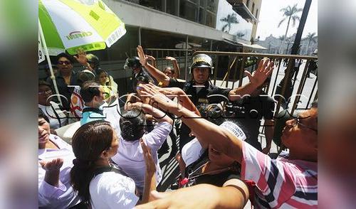 Negociantes de Mesa Redonda se quejan por cierre elpopular.pe
