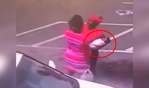 La madre inició la pelea con otra mujer tras comenzar a gritarle a la salida de un centro comercial elpopular.pe