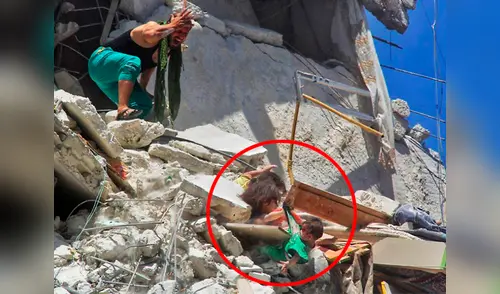 La menor de 5 años estaba herida de gravedad, pero nunca soltó a su hermana hasta ser rescatadas elpopular.pe