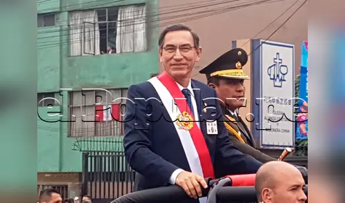 El presidente se tomó varios minutos antes de llegar al estrado principal de la Gran Parada Militar elpopular.pe