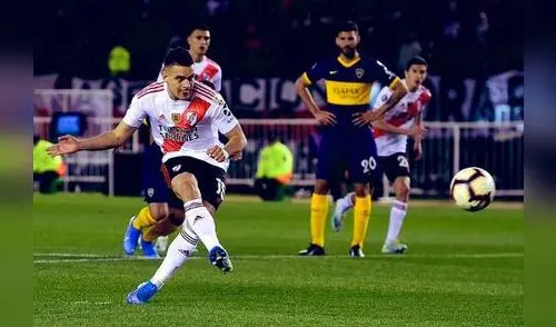 Rafael Santos Borré anotó de penal a los 7 minutos para River Plate ante Boca Juniors elpopular.pe