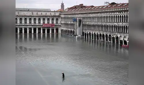 Fenómeno natural de la marea alta a inundado a Venecia elpopular.pe