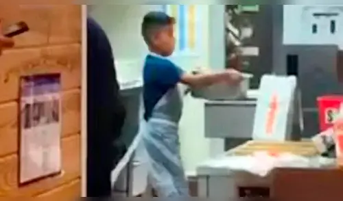 Padre del niño fue despedido de cadena de restaurante elpopular.pe