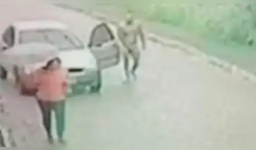 Gracias a la cámara de seguridad, la Policía logró identificar al propietario del vehículo elpopular.pe