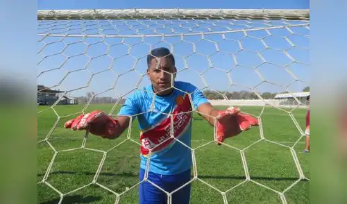 El portero Máximo Rabines una de las figuras del Atlético Grau. FOTO: Roberto Saavedra elpopular.pe