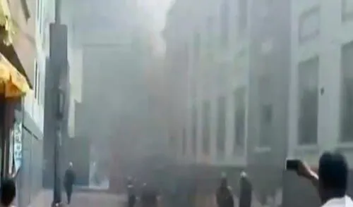 Vehículo se incendia frente a Insituto Materno Perninatal elpopular.pe