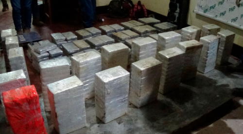 Los paquetes de la droga hallados en el vehículo elpopular.pe