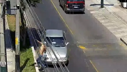Sujeto fue capturado por el taxista a la altura de del jirón Combate de Angamos y el pasaje Combate de Abtao, en Surco. elpopular.pe