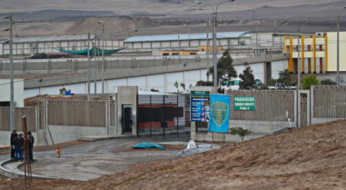 Esta mañana, tres pabellones del penal Ancón I se rebelaron a las autoridades por miedo a ser contagiados por el nuevo coronavirus. elpopular.pe