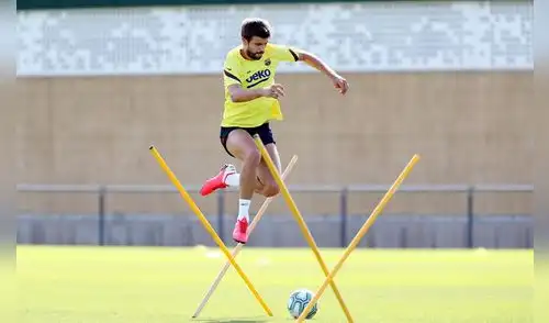 Piqué en pleno entrenamiento elpopular.pe