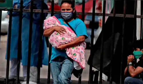 La joven madre se arrepintió de entregar a su hija en el último momento. elpopular.pe