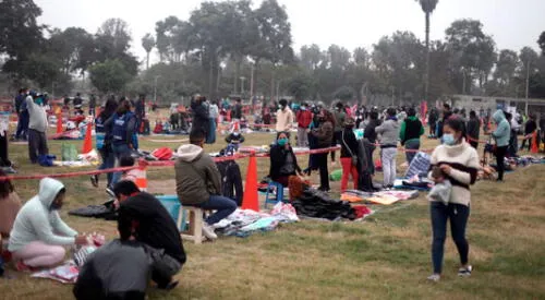 El parque fue modificado para que alrededor de 1000 comerciantes informales puedan laborar sin ningún problema y atendiendo desde las 7 de la mañana hasta la 1 de la tarde. elpopular.pe