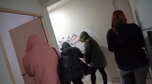 Cinco mujeres extranjeras fueron sorprendidas en la intervención. elpopular.pe