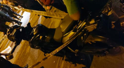 El conductor fue identificado como Omar Andrés Ruiz Miranda de 26 años de edad y según los voluntarios de la Compañía de Bomberos al momento de su llegada a la escena, ya no presentaba signos vitales. elpopular.pe