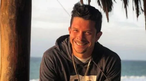 Mario Hart confunde pasta de dientes con crema para bebés. elpopular.pe