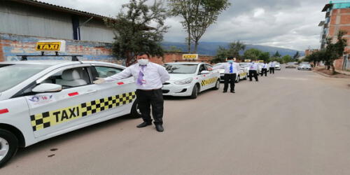 Cerca de 40 familias se quedan sin trabajo, tras desalojo de taxistas de aeropuerto del Cusco elpopular.pe