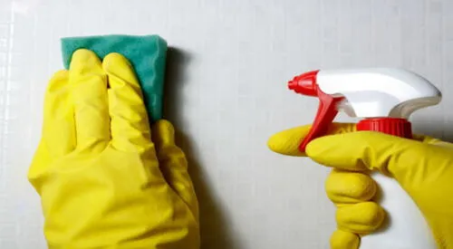 Protege tus manos con guantes y limpia con cuidado. elpopular.pe