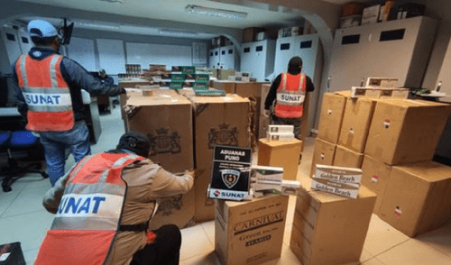 En el camión se halló un total de 149 cajas de cartón que contenían un millón 472 mil cigarrillos de contrabando de diversas marcas elpopular.pe
